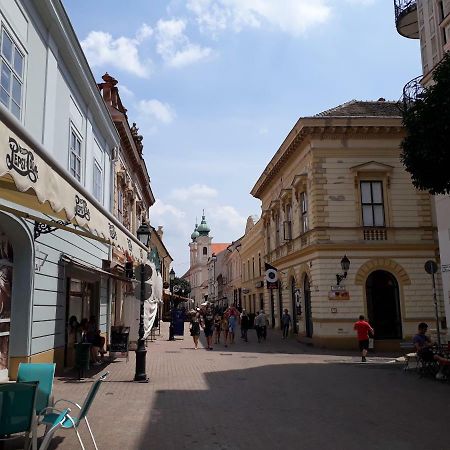 Sunny City Center Pécs Extérieur photo