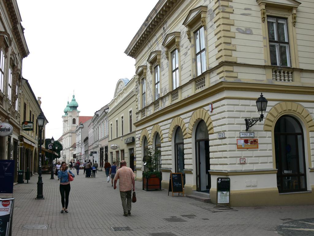 Sunny City Center Pécs Extérieur photo