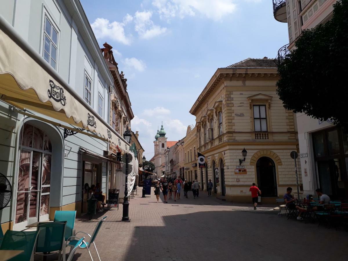 Sunny City Center Pécs Extérieur photo