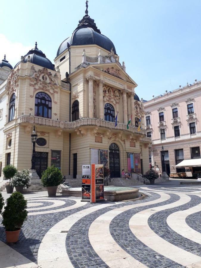 Sunny City Center Pécs Extérieur photo